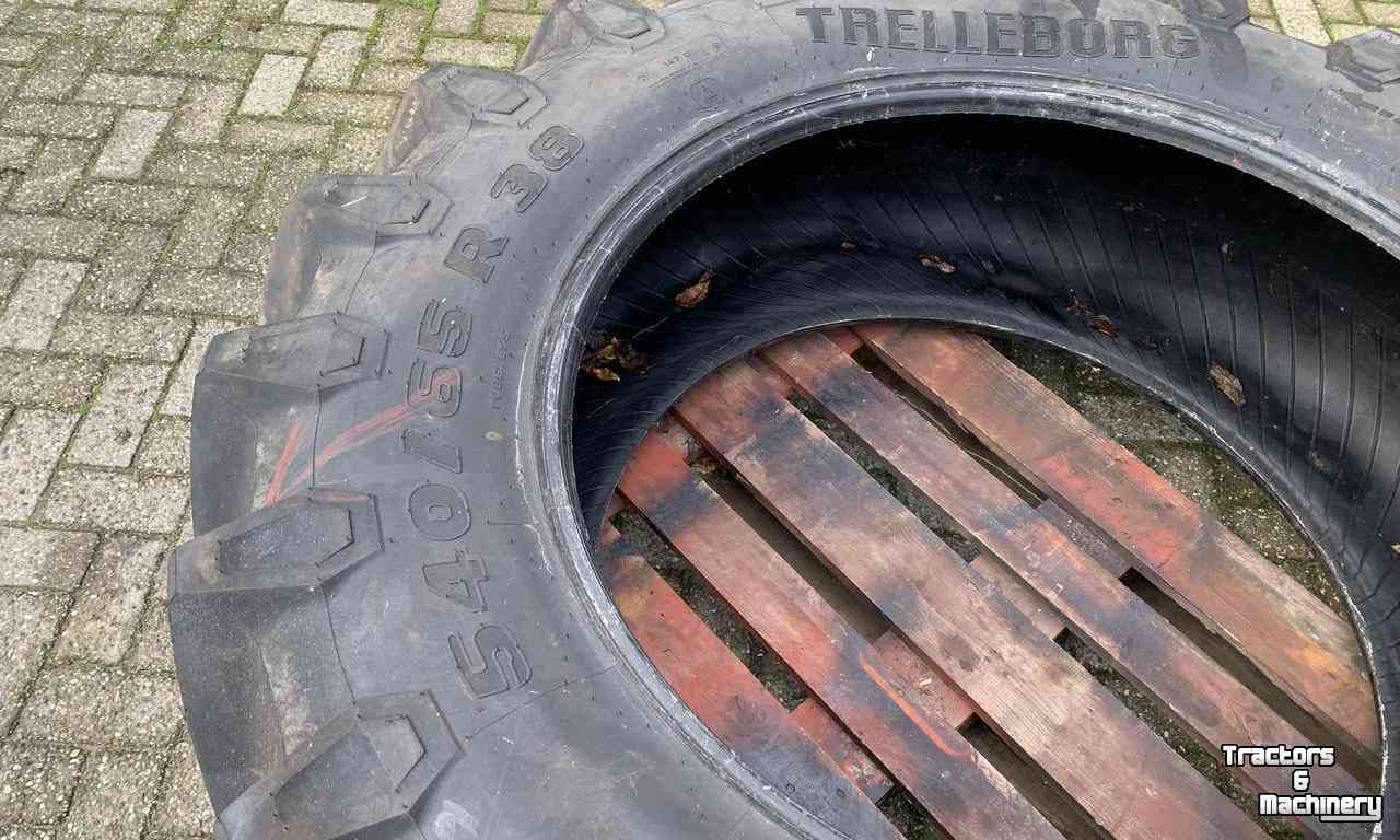 Räder, Reifen, Felgen & Distanzringe Trelleborg 540/65R38 95% TM800