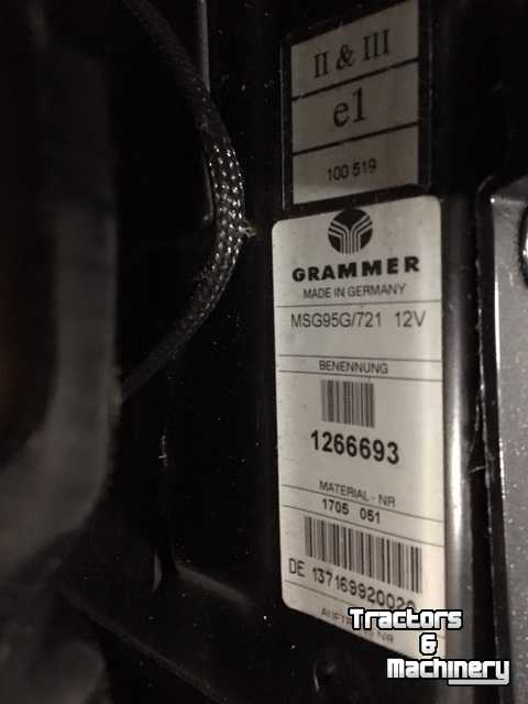 Schlepper / Traktoren Deutz-Fahr Agrotron 5 /6 Luchtgeveerde stoel parts nr:1266693 Grammer MSG95G/741