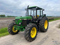 Schlepper / Traktoren John Deere 2850
