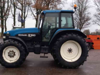 Schlepper / Traktoren New Holland 8160