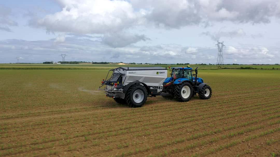 Düngerstreuer: Neue Falcon T-Serie von Sky Agriculture Düngerstreuer: Neue Falcon T-Serie von Sky Agriculture