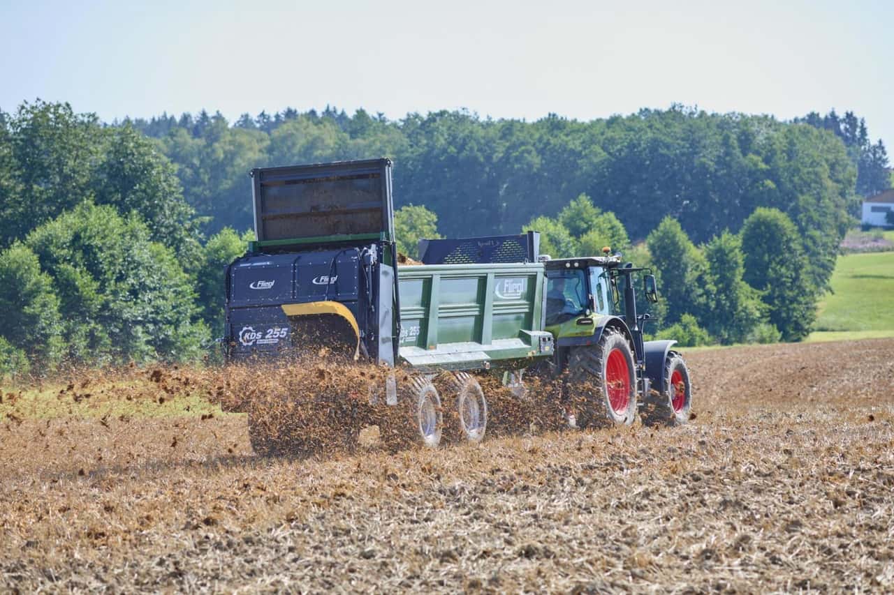 Fliegl mit neuem Dungstreuer