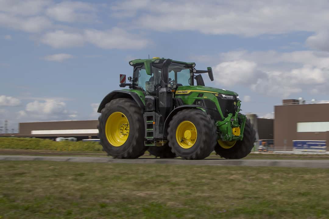 John Deere 6R - R-scheint mit neuer Kabine