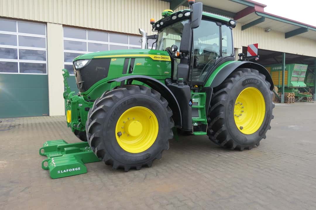 Laforge: EZ Ballast nun auch für John Deere 6R erhältlich