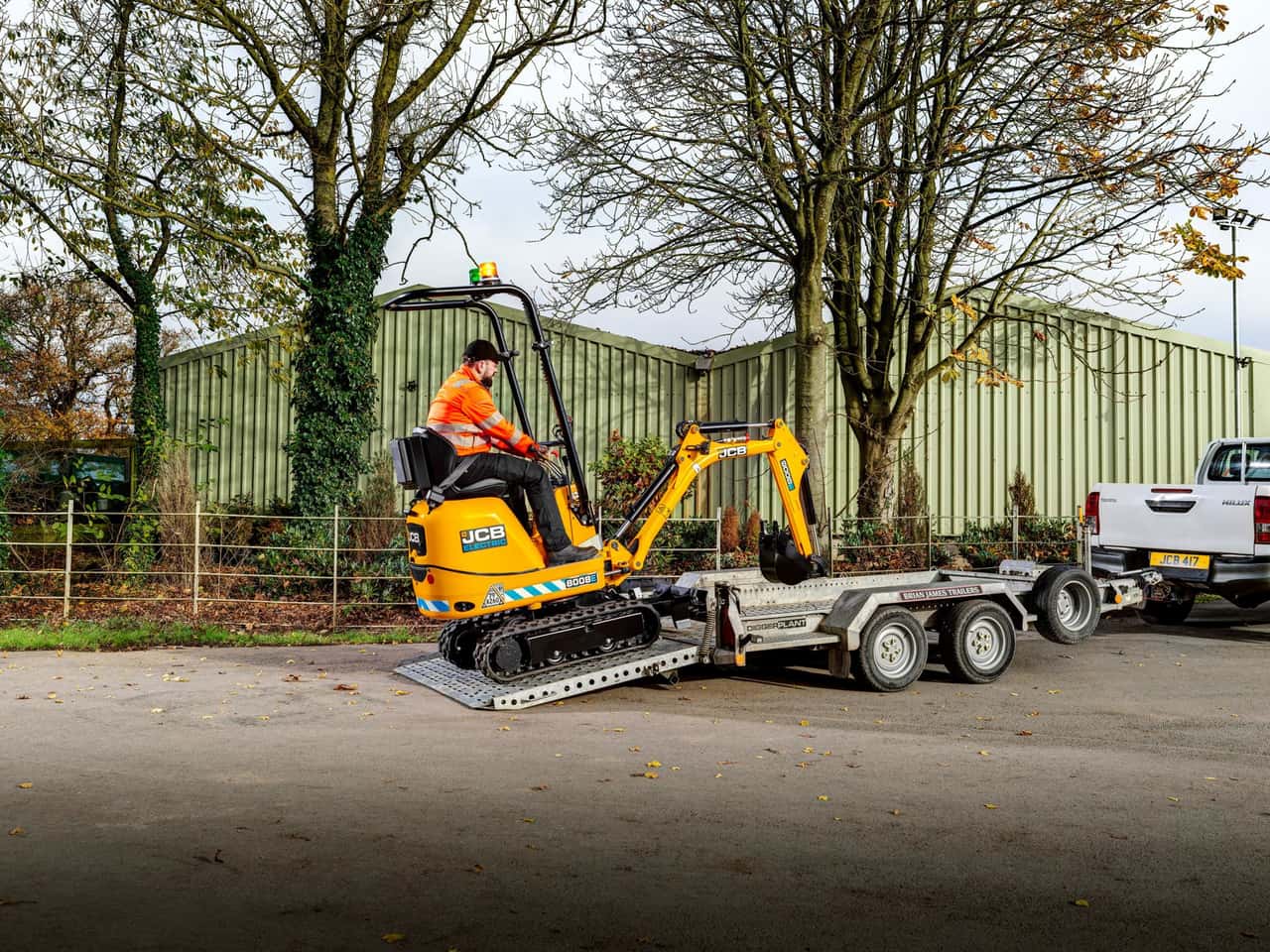 Neuer Elektro-Minibagger von JCB
