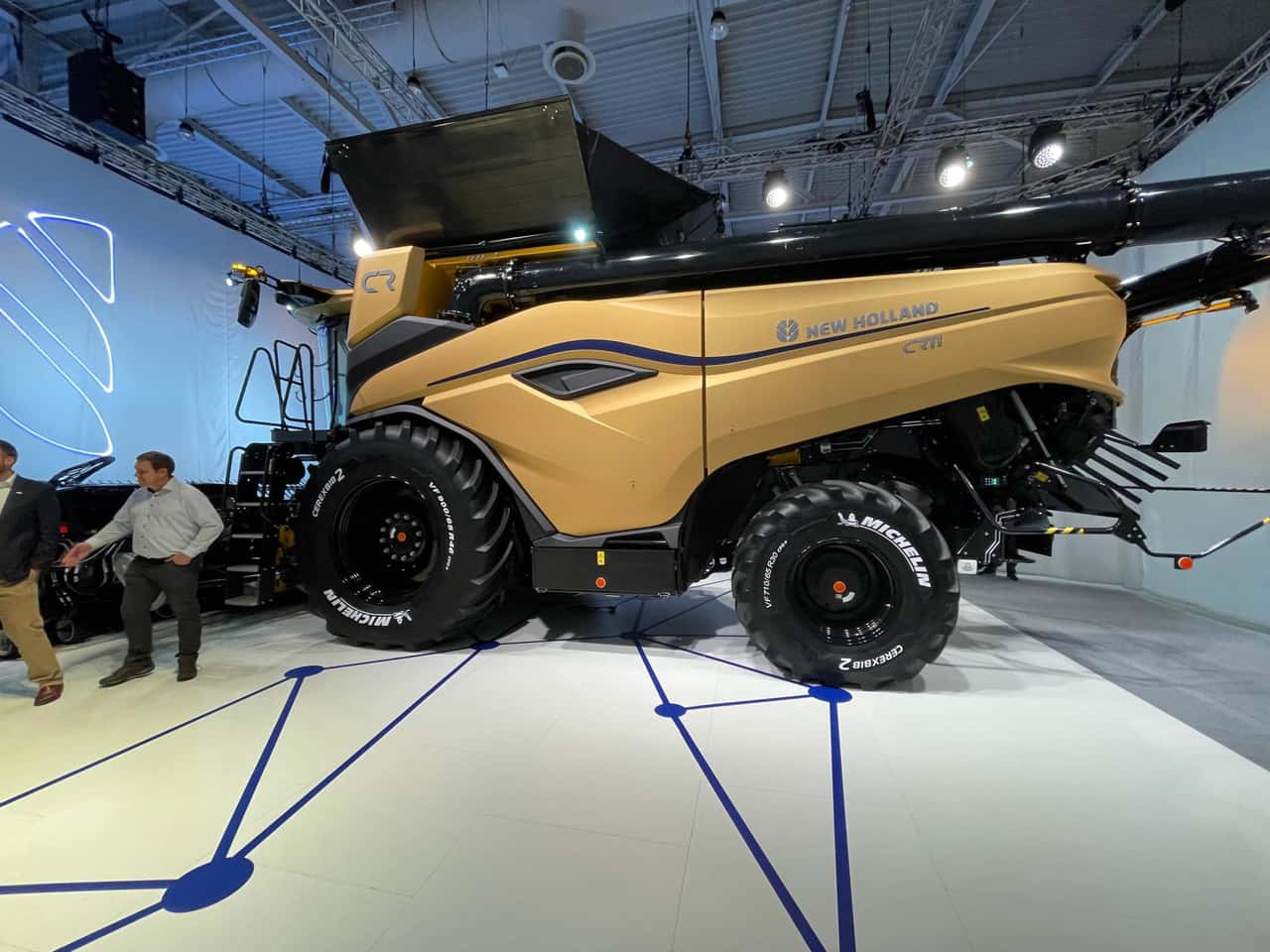 Neuer New Holland Großmähdrescher CR 11 enthüllt
