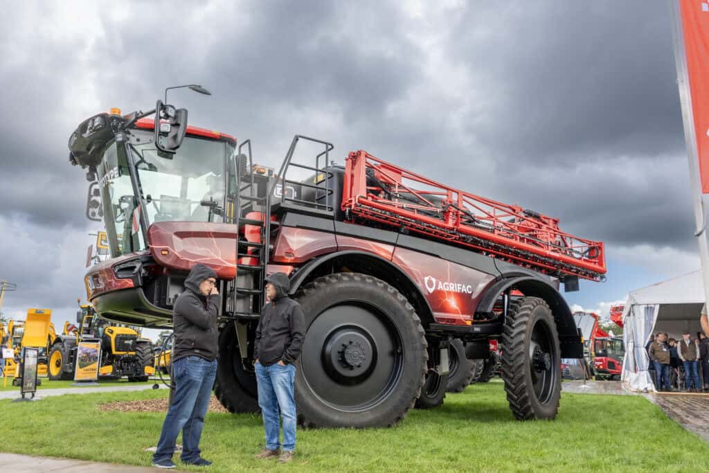Prototyp: Hybride, selbstfahrende Spritze von Agrifac