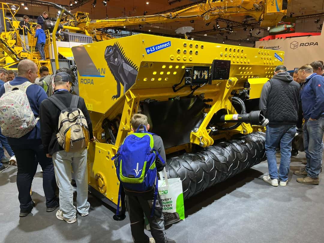 Ropa mit neuer Pflanzmaschine auf der Agritechnica