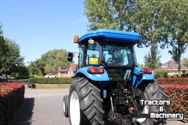 Schlepper / Traktor New Holland TD5.95 JN