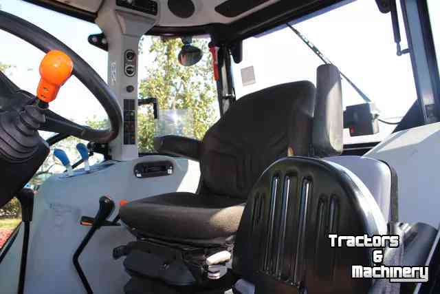 Schlepper / Traktor New Holland TD5.95 JN