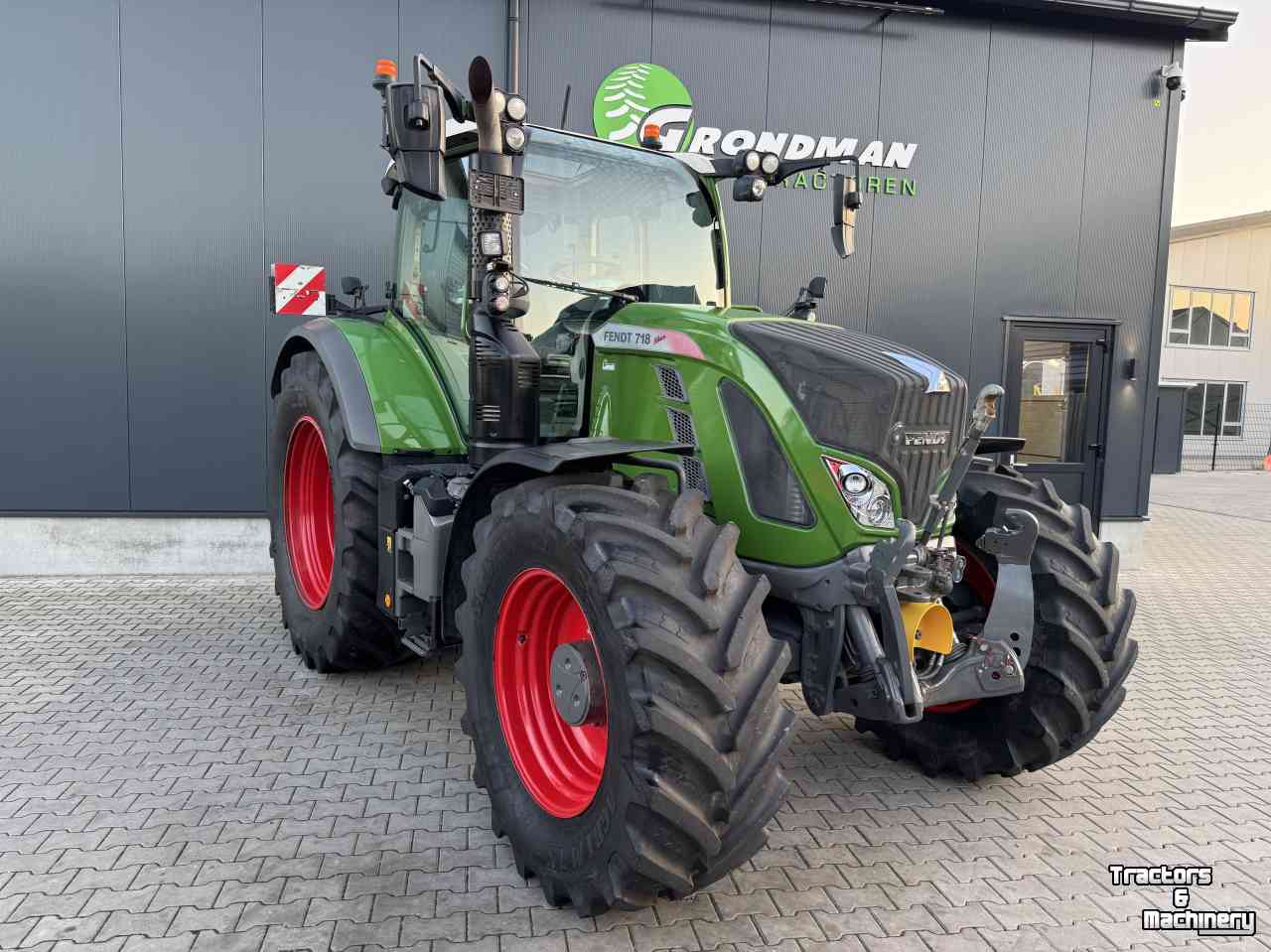 Schlepper / Traktor Fendt 718 S4 power plus