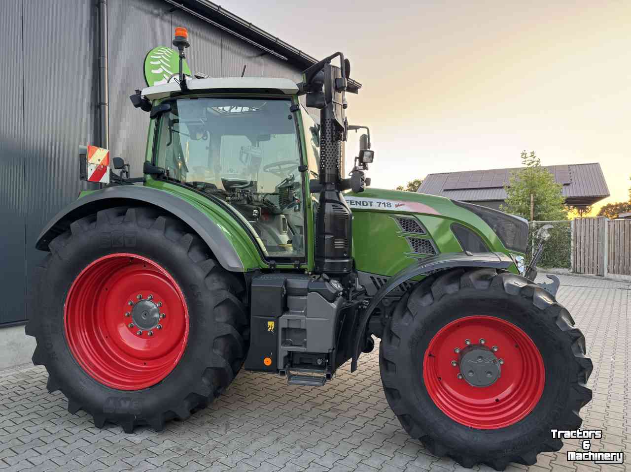 Schlepper / Traktor Fendt 718 S4 power plus
