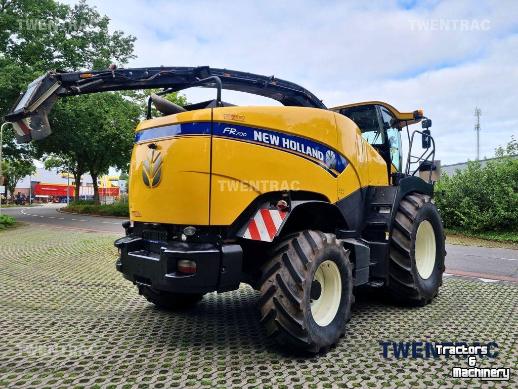 Feldhäcksler New Holland FR 700
