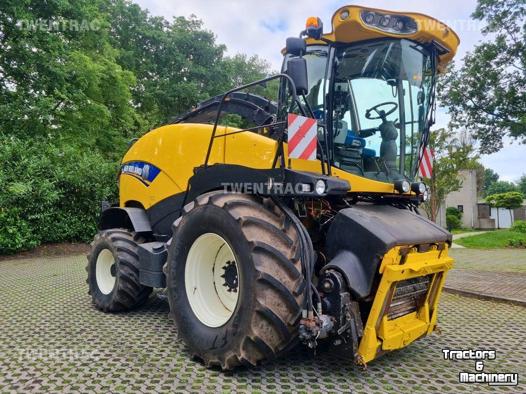 Feldhäcksler New Holland FR 700 hakselaar