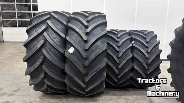 Räder, Reifen, Felgen & Distanzringe BKT 710/60 R38 + 600/60 R28 op velg