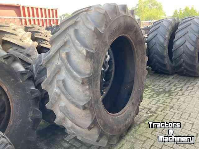 Räder, Reifen, Felgen & Distanzringe Firestone 620/70R42 Banden
