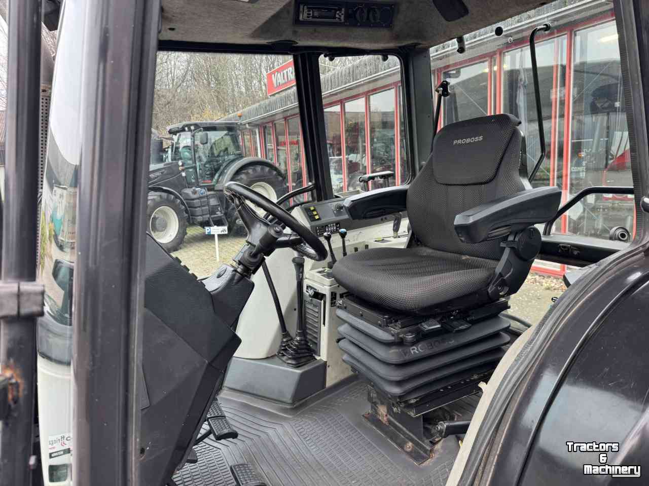 Schlepper / Traktor Valtra 6400