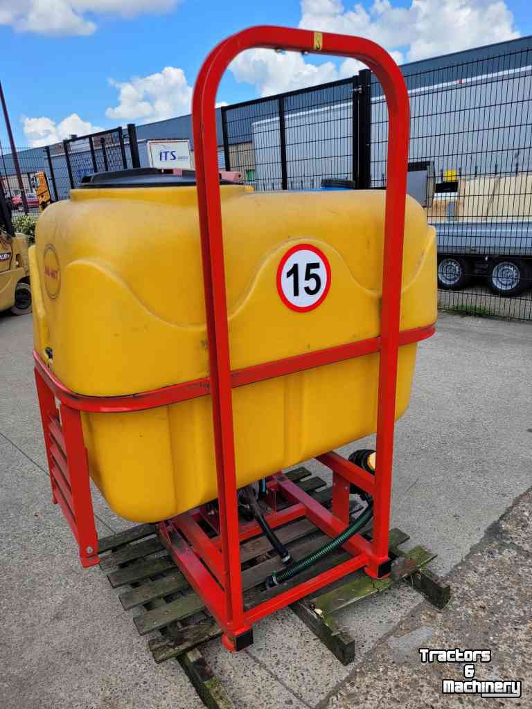 Anbaufeldspritze  Jarmet spuitvat 600 ltr