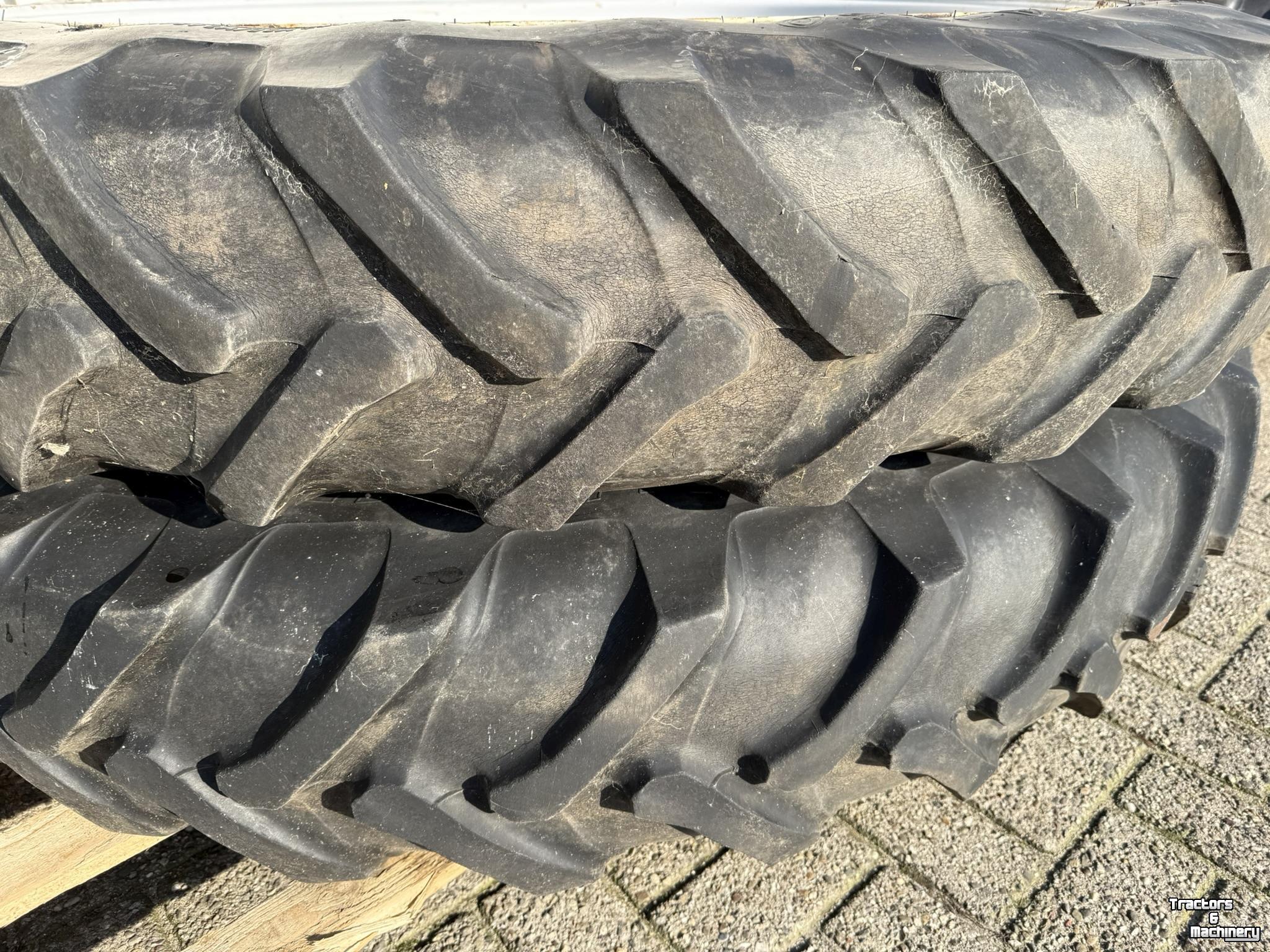 Räder, Reifen, Felgen & Distanzringe  Alliance 270/95R48 + 270/95R32 cultuurwielen