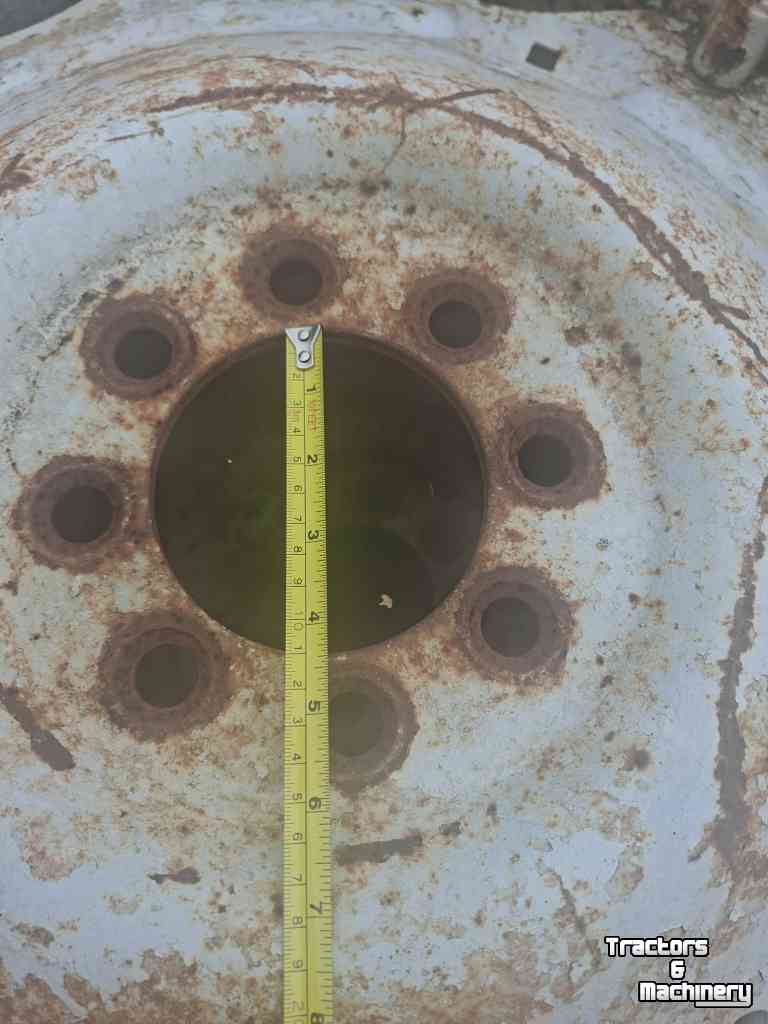 Räder, Reifen, Felgen & Distanzringe Ford 12.4R34