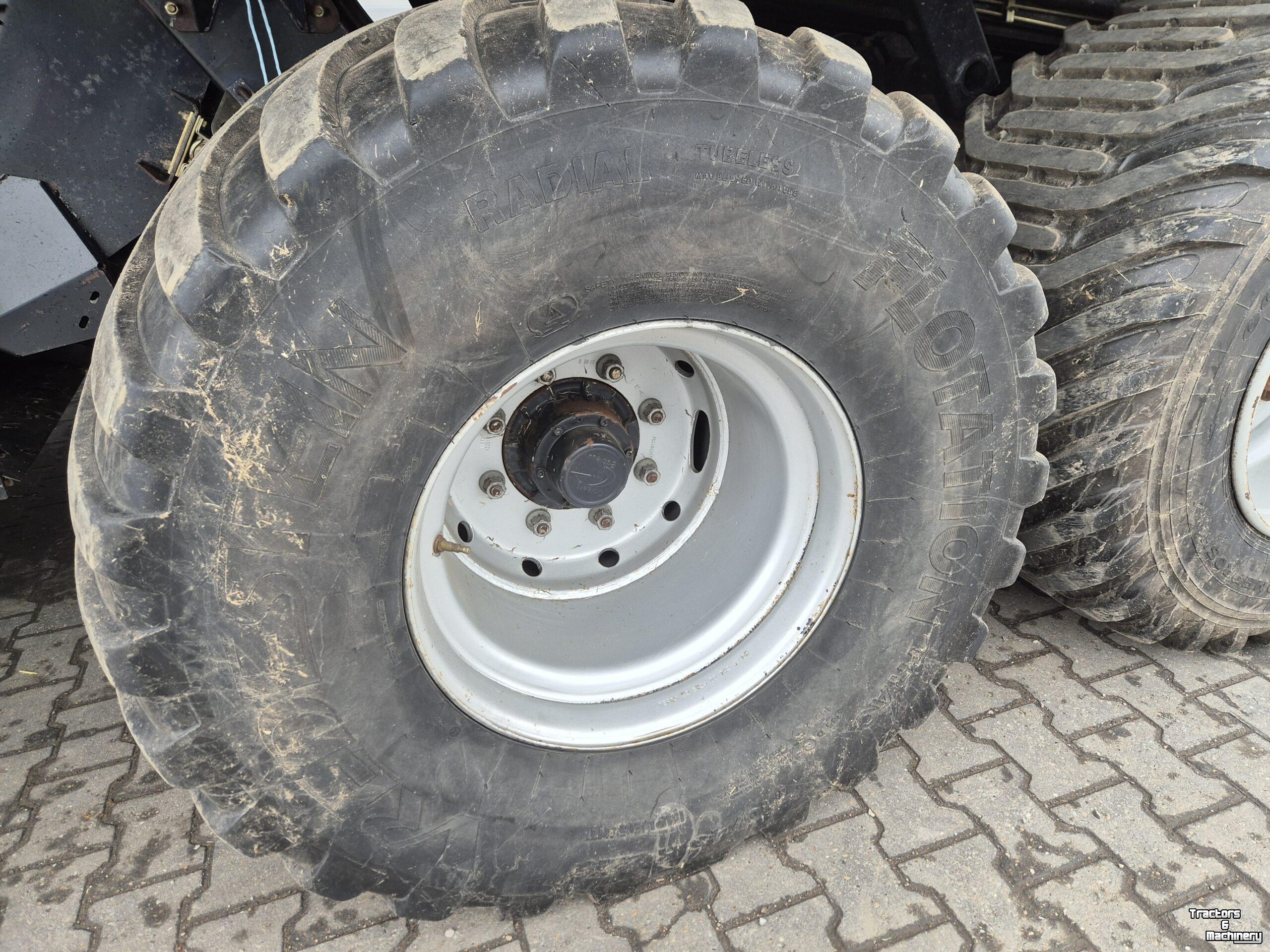 Pressen New Holland BB9060