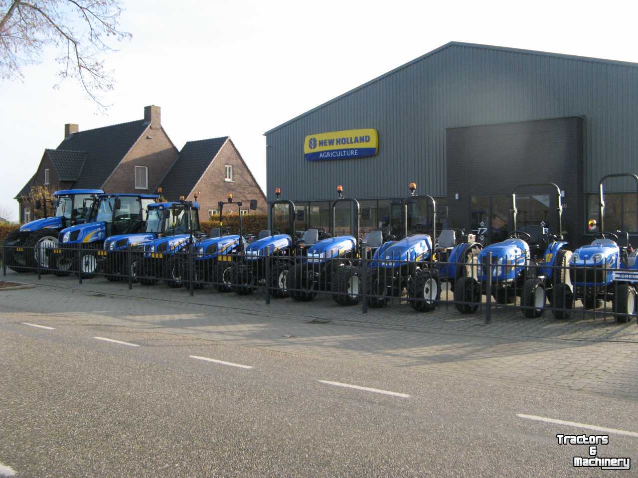 Schlepper / Traktoren New Holland TLA- T5000- GEAR BOX PART NR 5002394