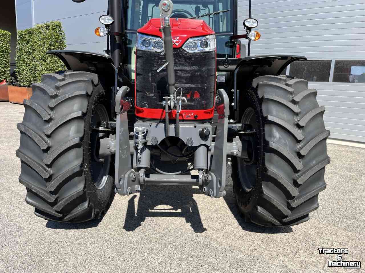 Schlepper / Traktoren Massey Ferguson 5711M Dyna 4