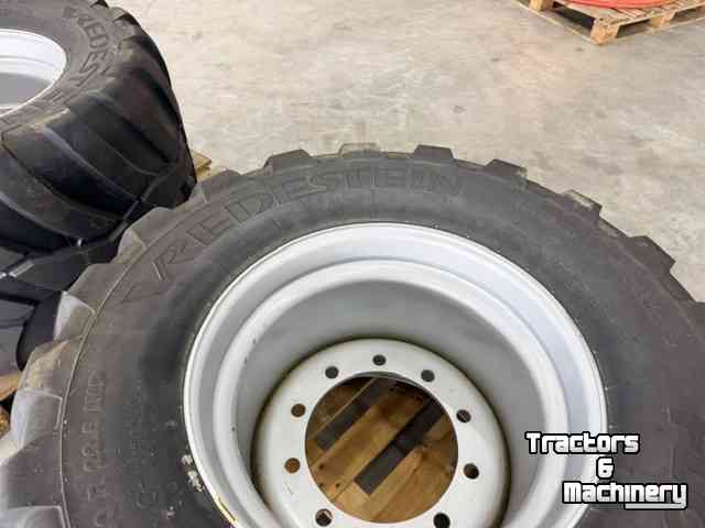 Räder, Reifen, Felgen & Distanzringe Vredestein 650/40 R22.5 Flotation Trac