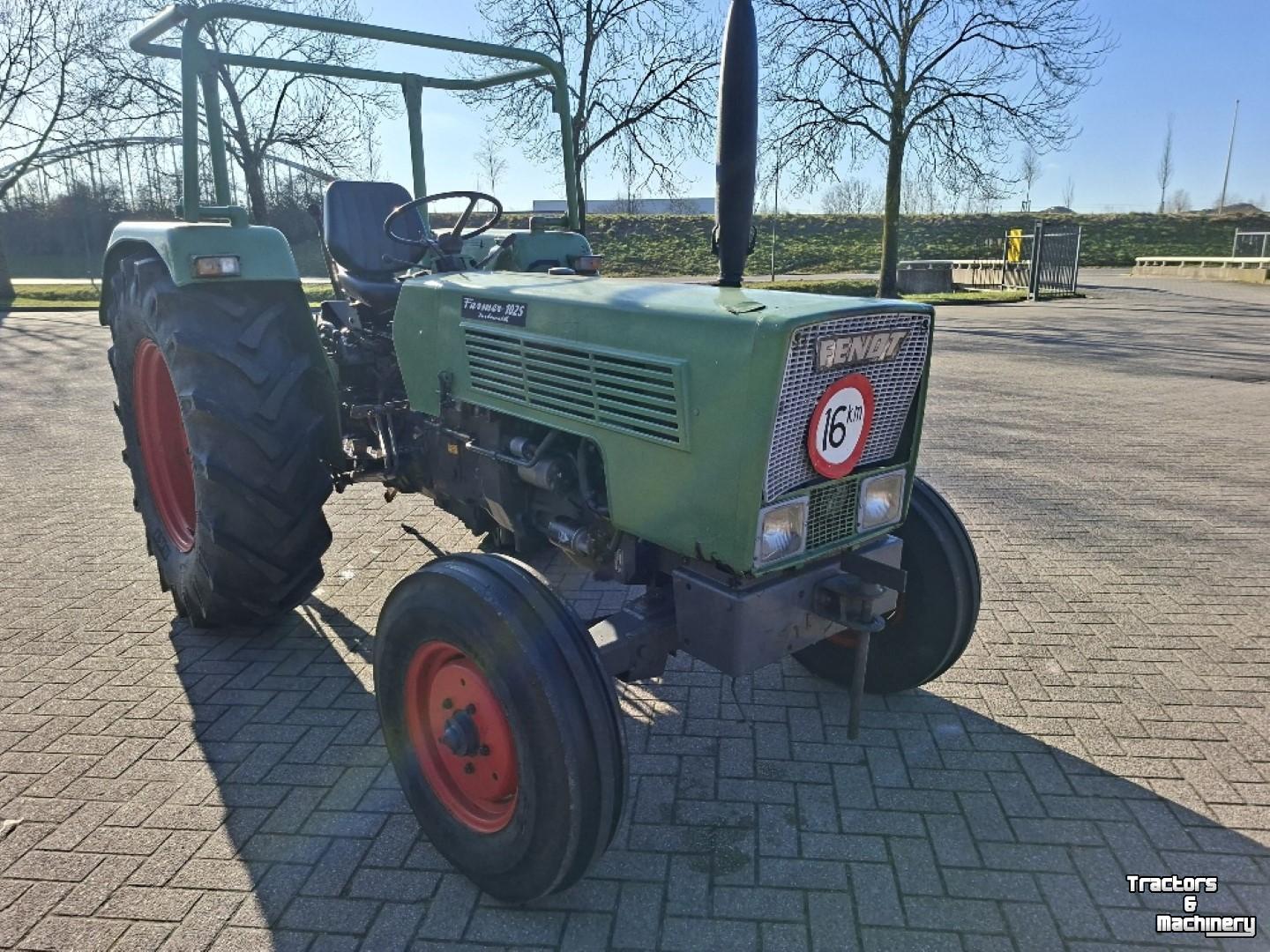 Obsttraktor Fendt 102S