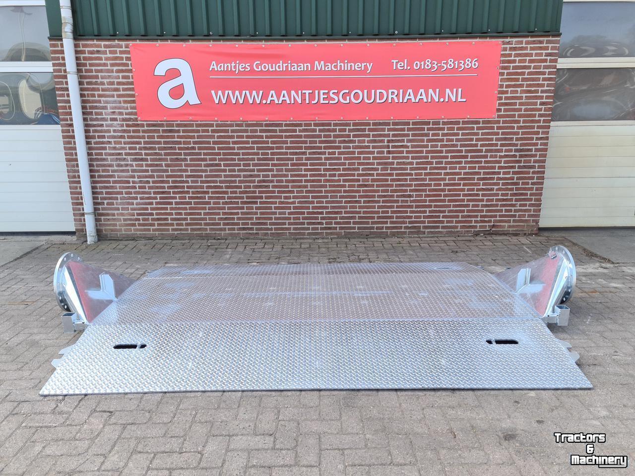 Beregnungsbrücke / Mobile Wasserbrücke AGM Leidingdrempel / road ramp