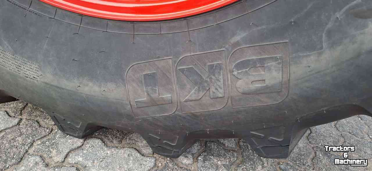 Räder, Reifen, Felgen & Distanzringe BKT 710/70R42