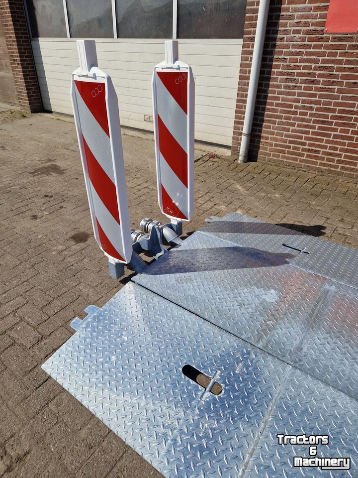 Beregnungsbrücke / Mobile Wasserbrücke AGM Leidingdrempel / road ramp