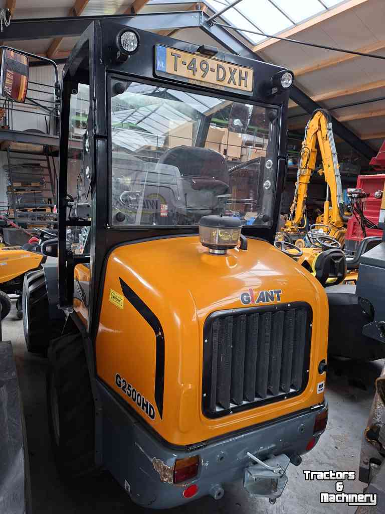 Radlader Giant G2500HD