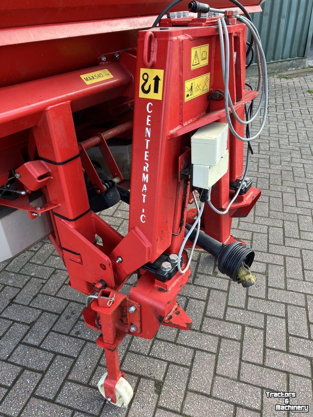 Düngerstreuer Lely Centermatic kunstmeststrooier