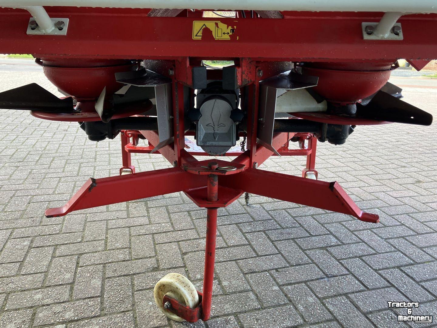 Düngerstreuer Lely Centermatic kunstmeststrooier