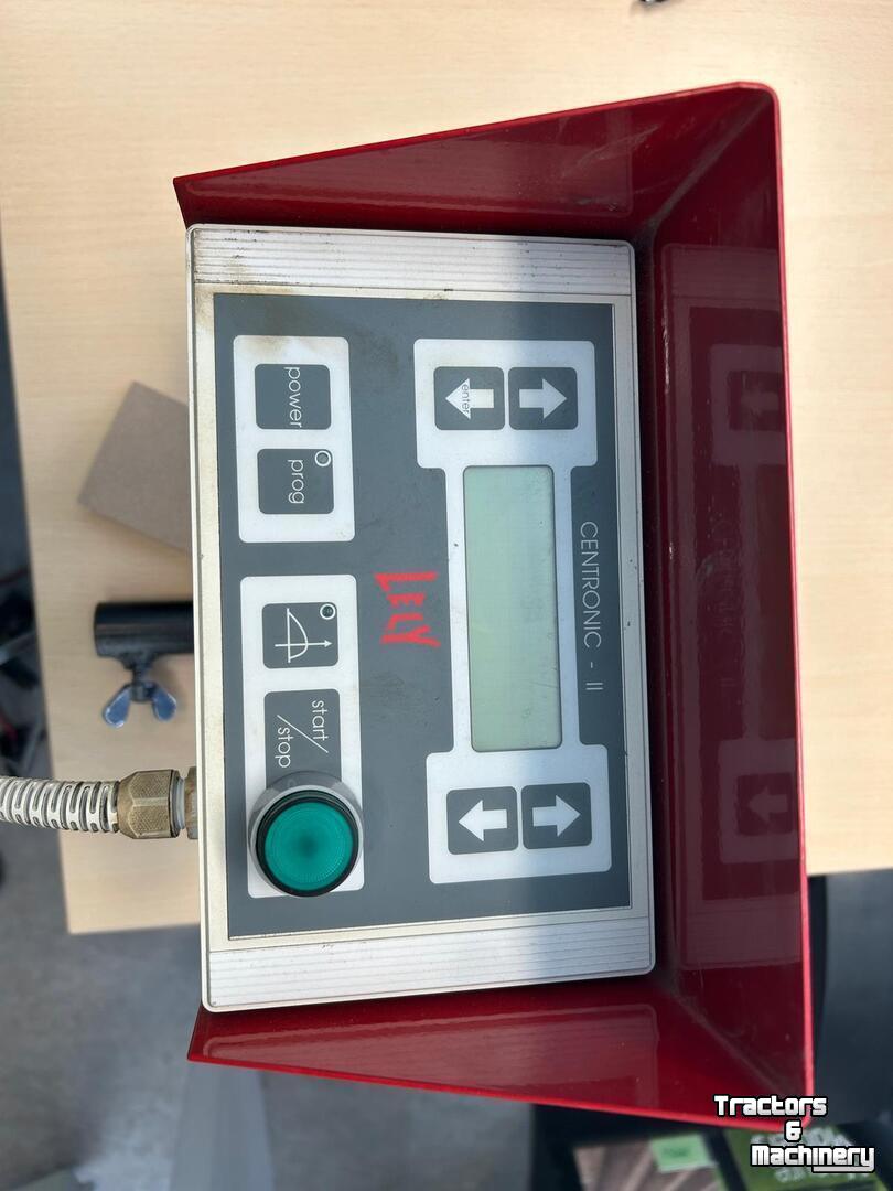 Düngerstreuer Lely Centermatic kunstmeststrooier