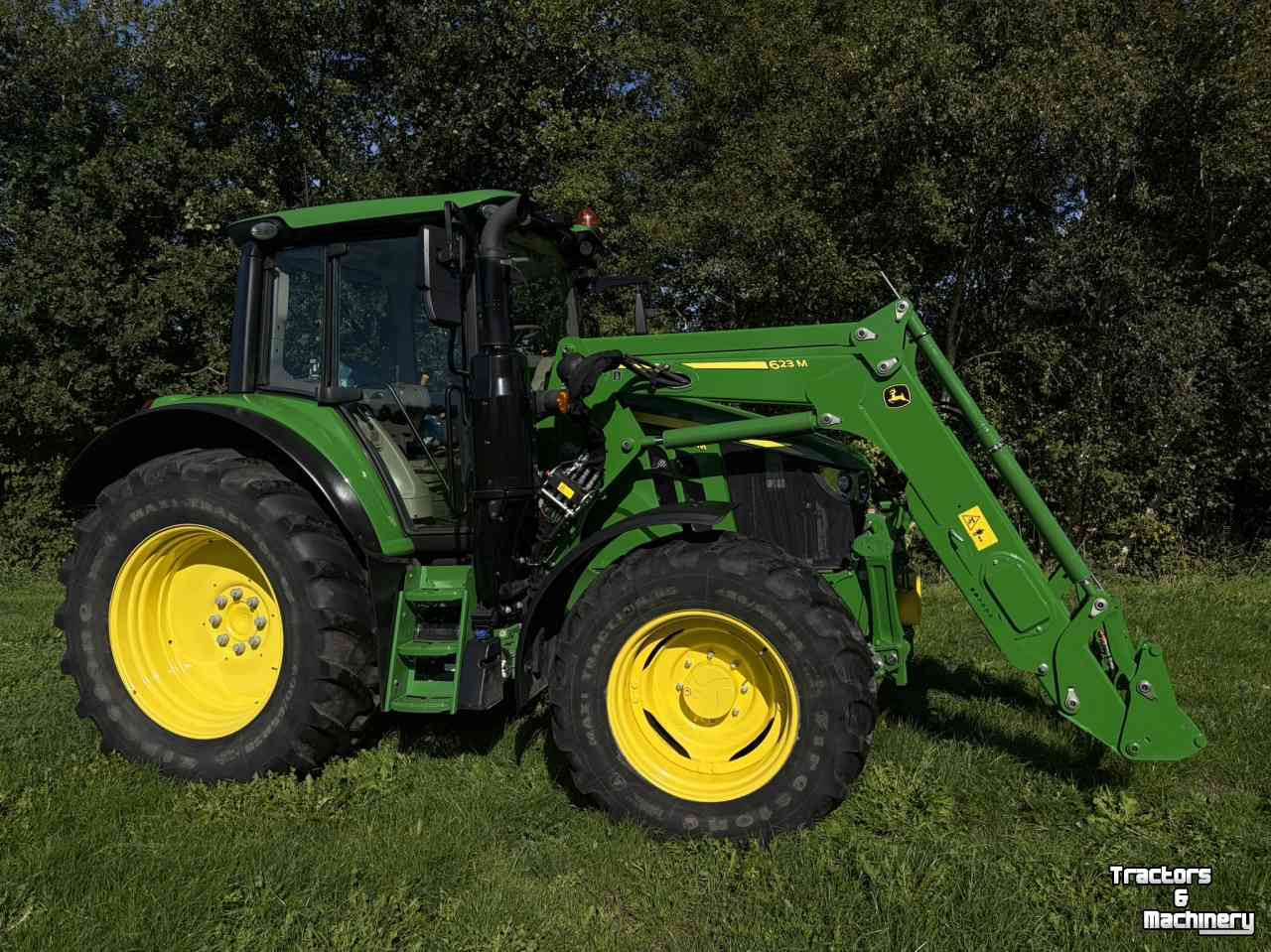 Schlepper / Traktor John Deere 6120M