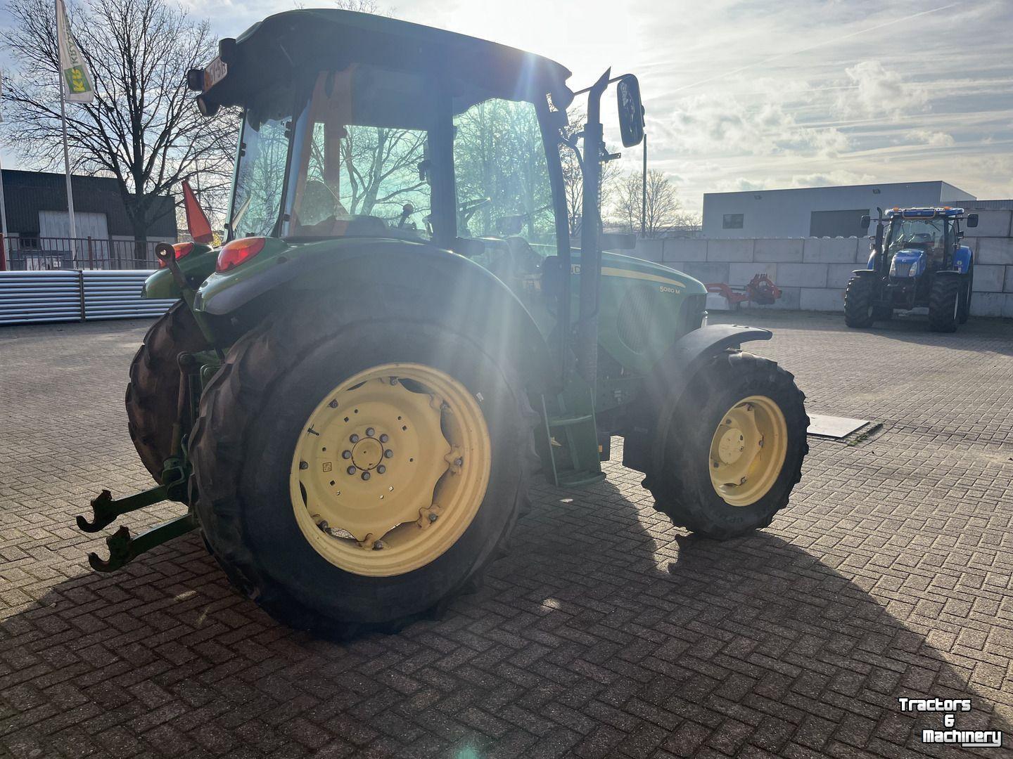 Schlepper / Traktor John Deere 5080M