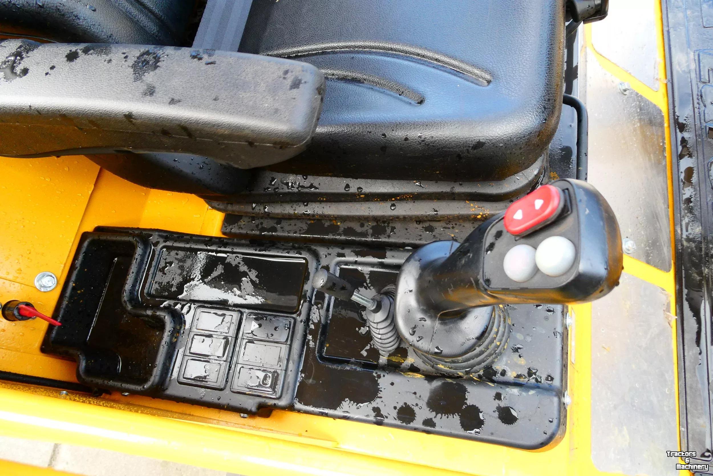 Radlader Eurotrac Shovel W12F