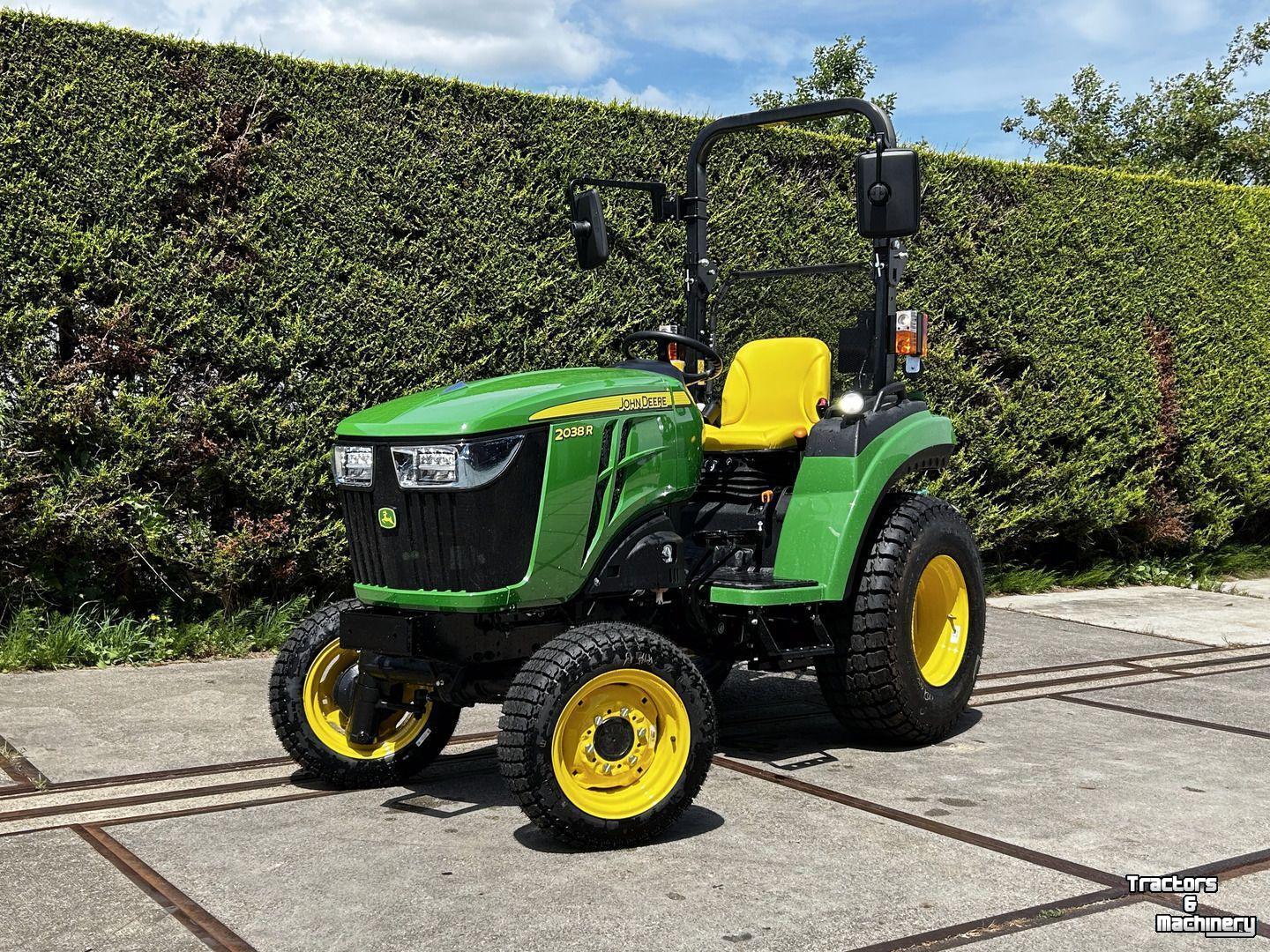 Obsttraktor John Deere 2032R
