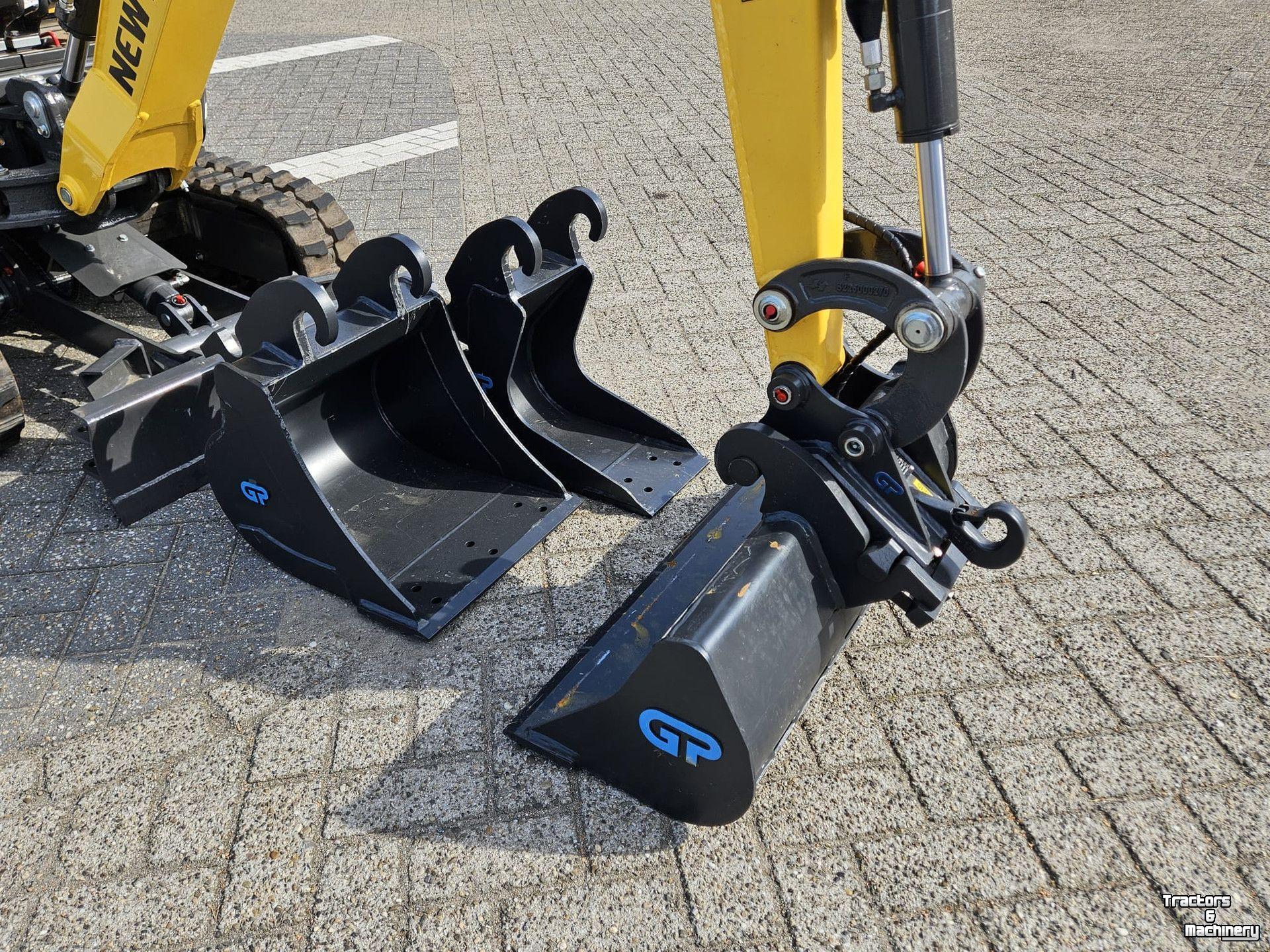 Minibagger New Holland E12D Rops
