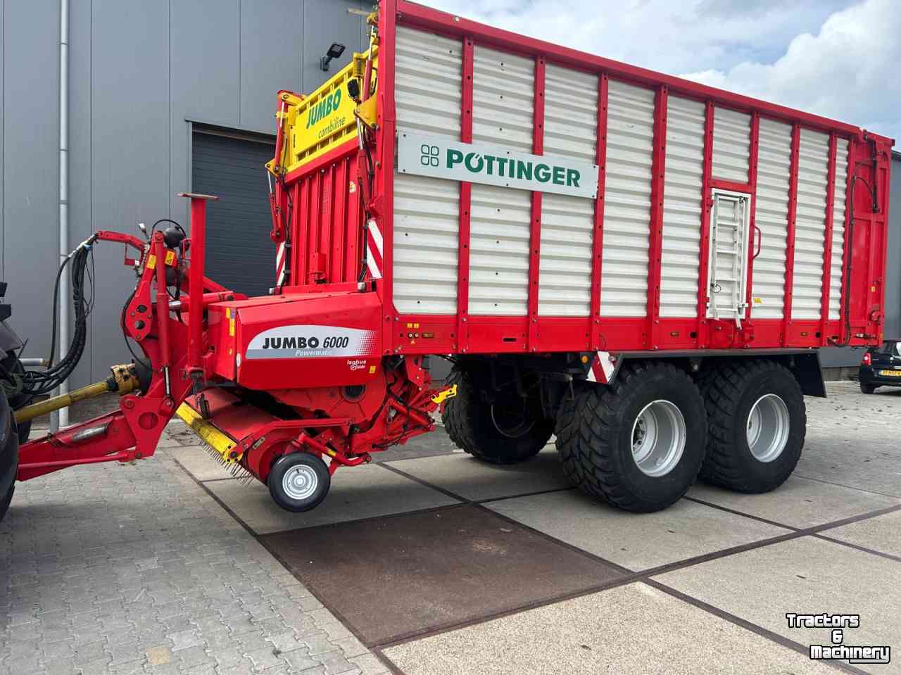 Lade- und Dosierwagen Pottinger Jumbo 6000L Combiline. Gedwongen gestuurd