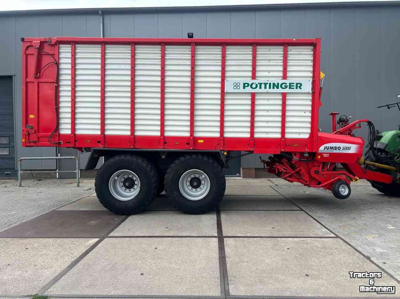 Lade- und Dosierwagen Pottinger Jumbo 6000L Combiline. Gedwongen gestuurd
