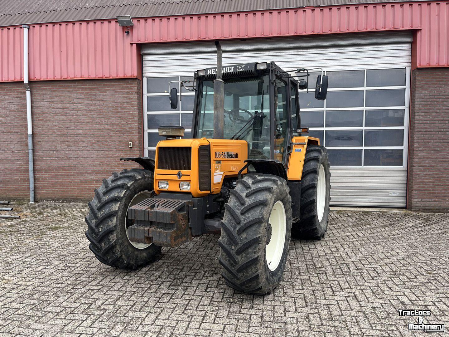 Schlepper / Traktor Renault 103-54 TX