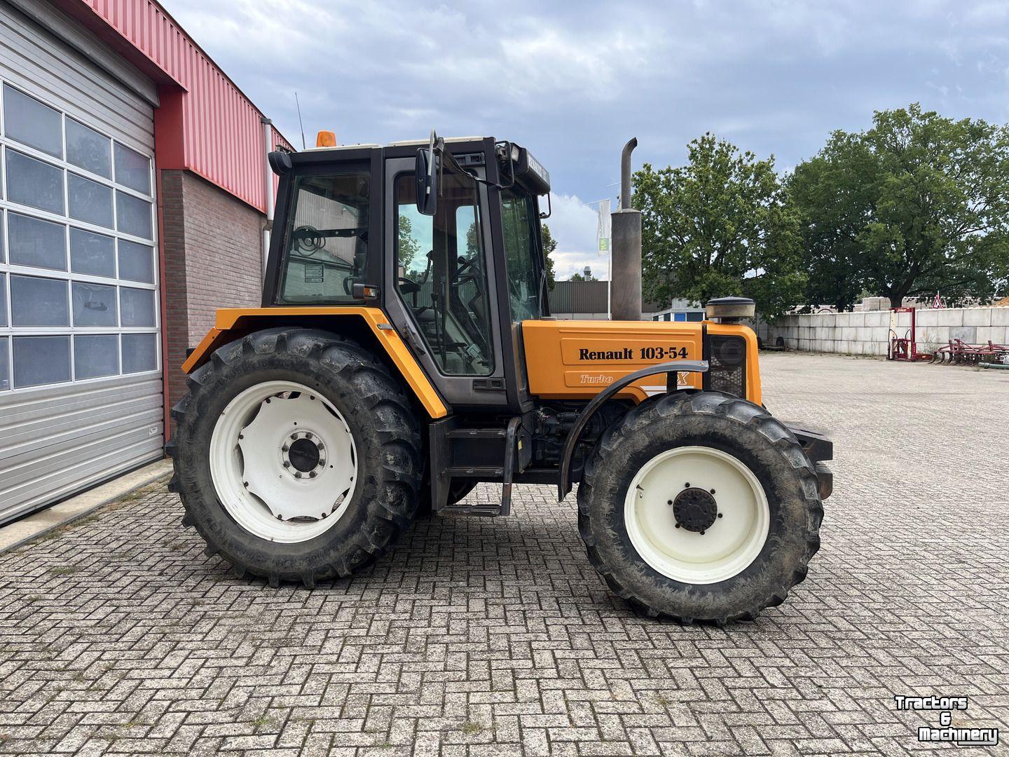 Schlepper / Traktor Renault 103-54 TX