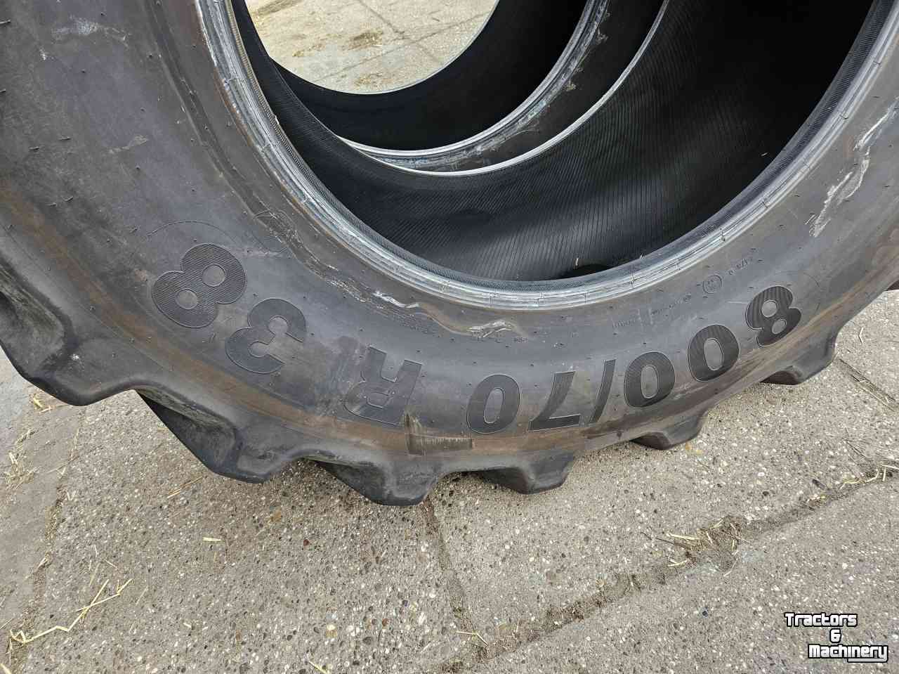 Räder, Reifen, Felgen & Distanzringe Mitas 800/70R38 SFT. 58 mm profiel!