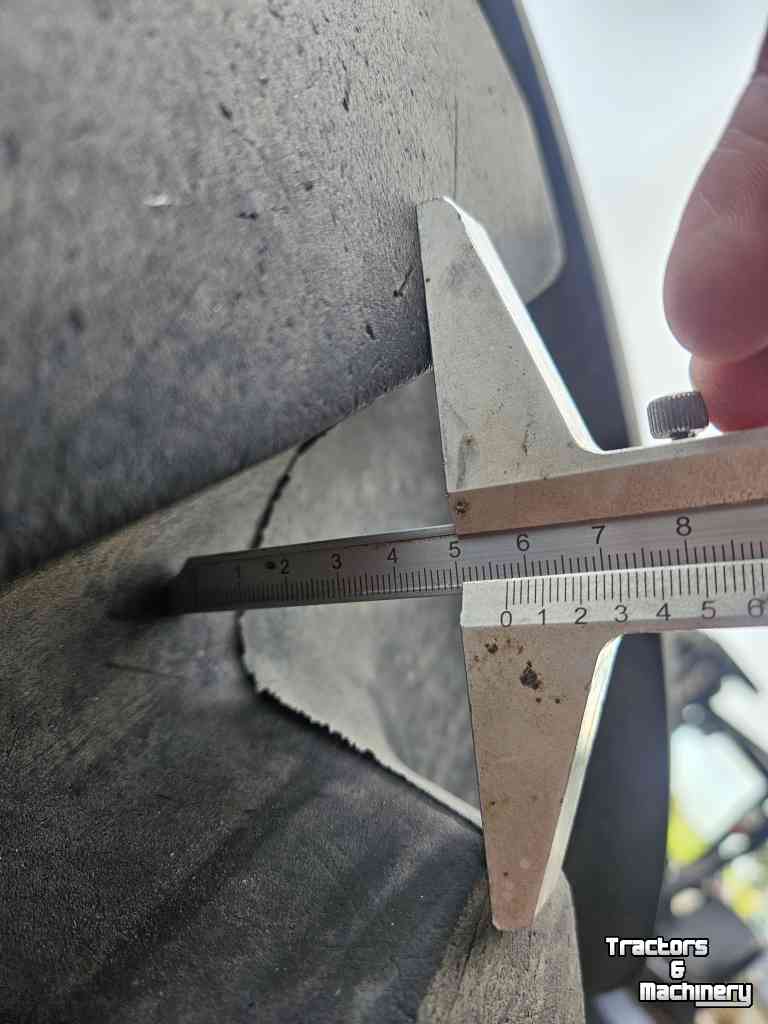 Räder, Reifen, Felgen & Distanzringe Mitas 800/70R38 SFT. 58 mm profiel!
