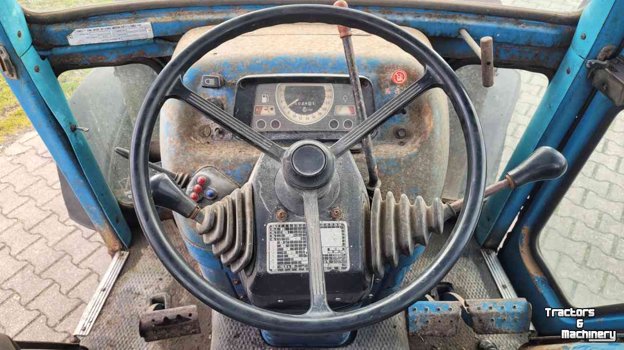 Schlepper / Traktoren Ford 4610 met voorlader en stuur bekrachtiging