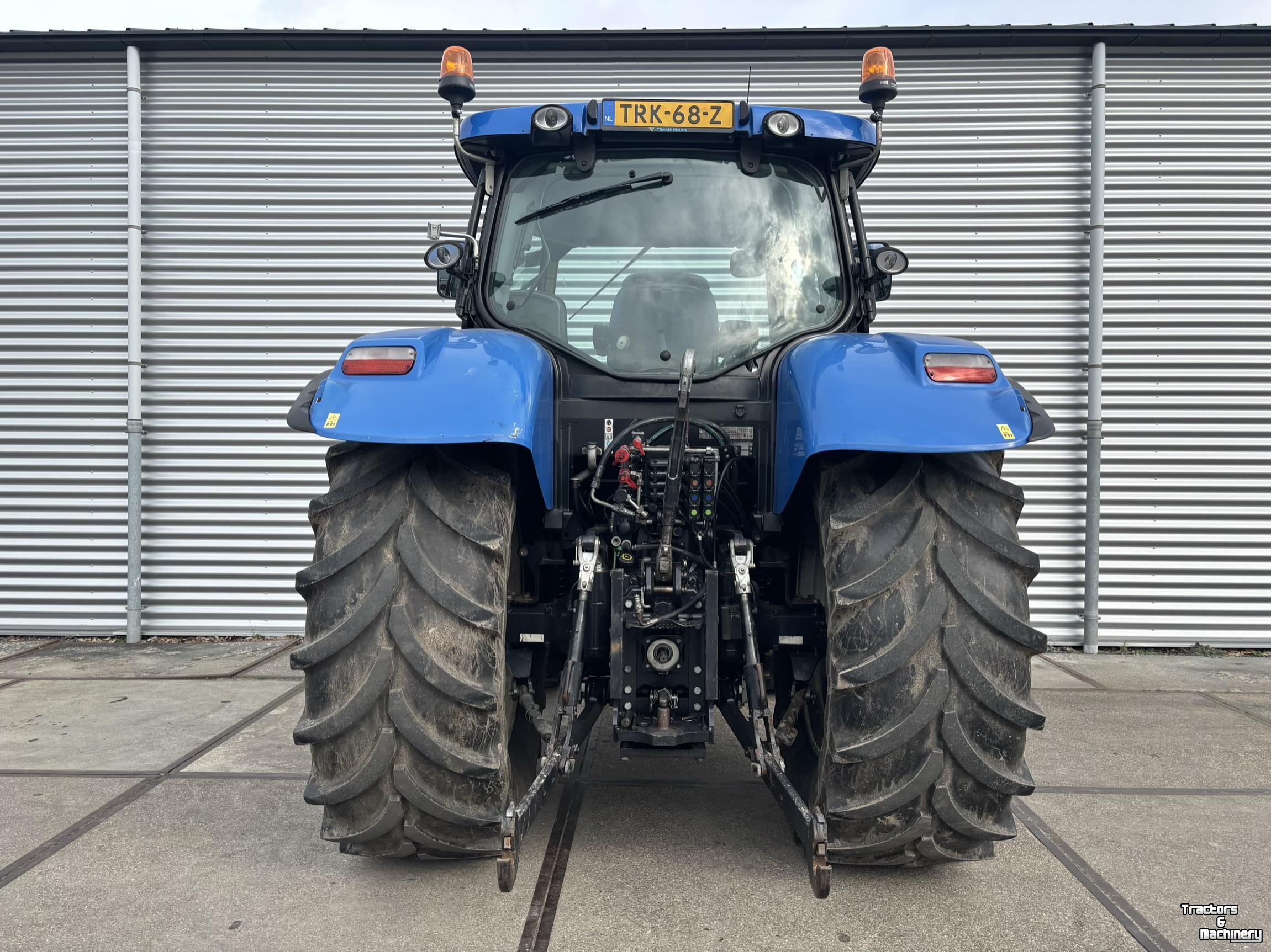 Schlepper / Traktor New Holland T6050