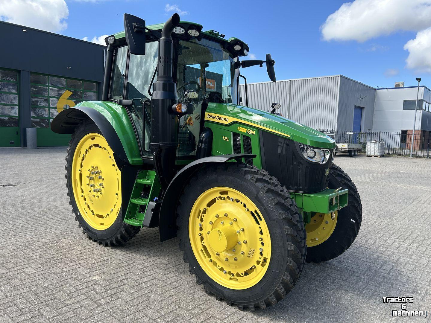 Schlepper / Traktor John Deere 6M 125